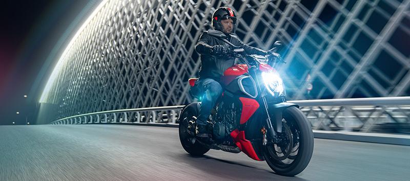  Diavel V4 Banner